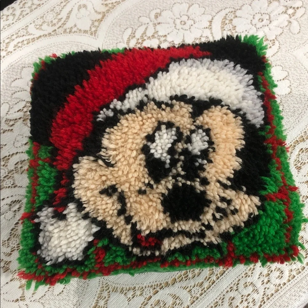 🖤Vintage Festive Red and Green Pillow Micky Mouse 12” x 12” 🎄